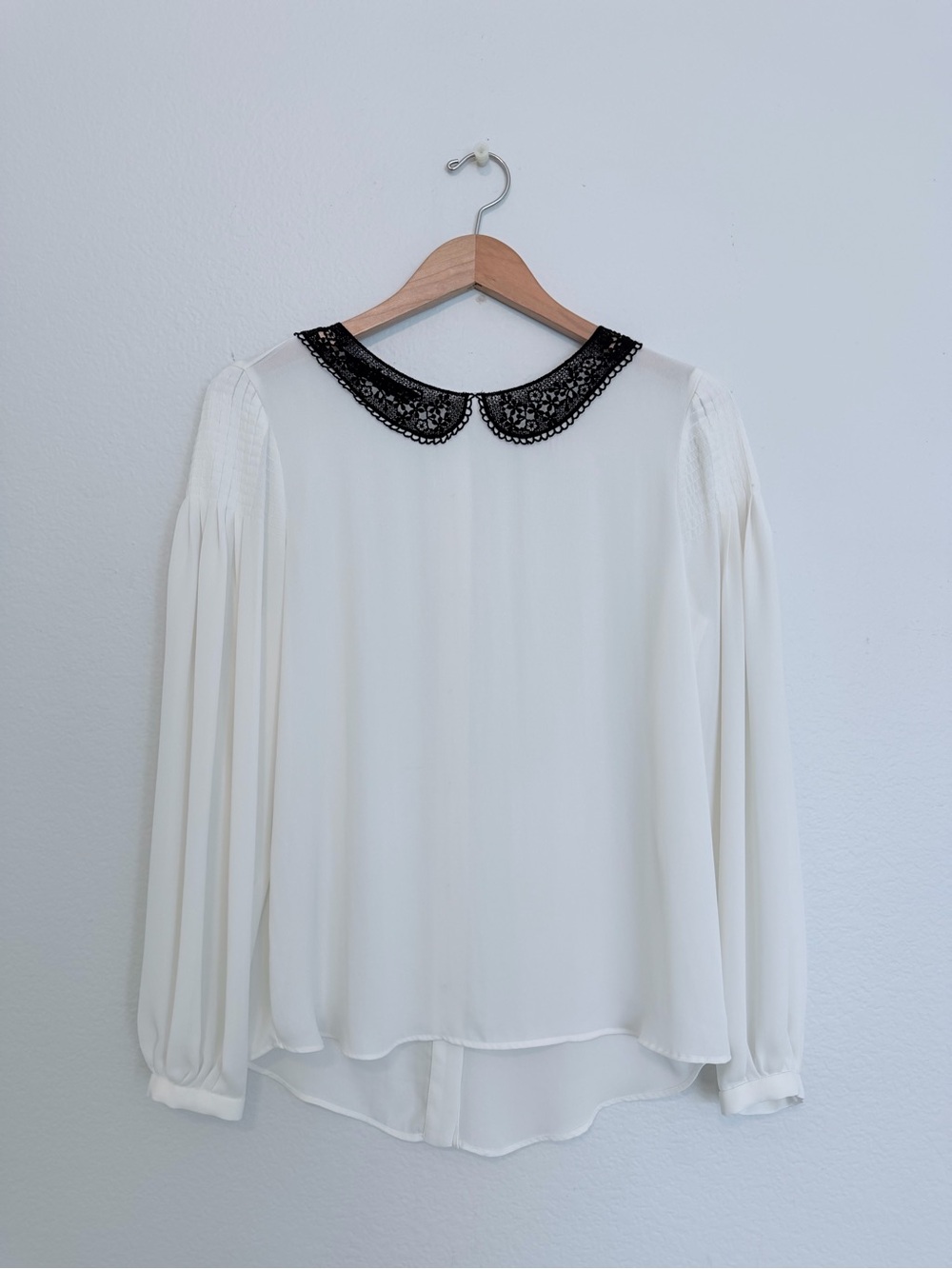 Zara Women's Cream Blouse with Black Lace Peter Pan Collar - Size M